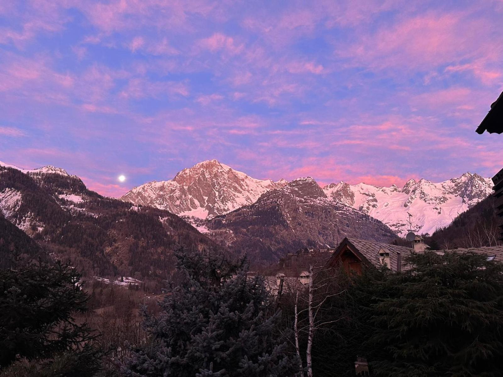 Courmayeur~Navetta Gratuita Per Il Centro+Impianti 外观 照片